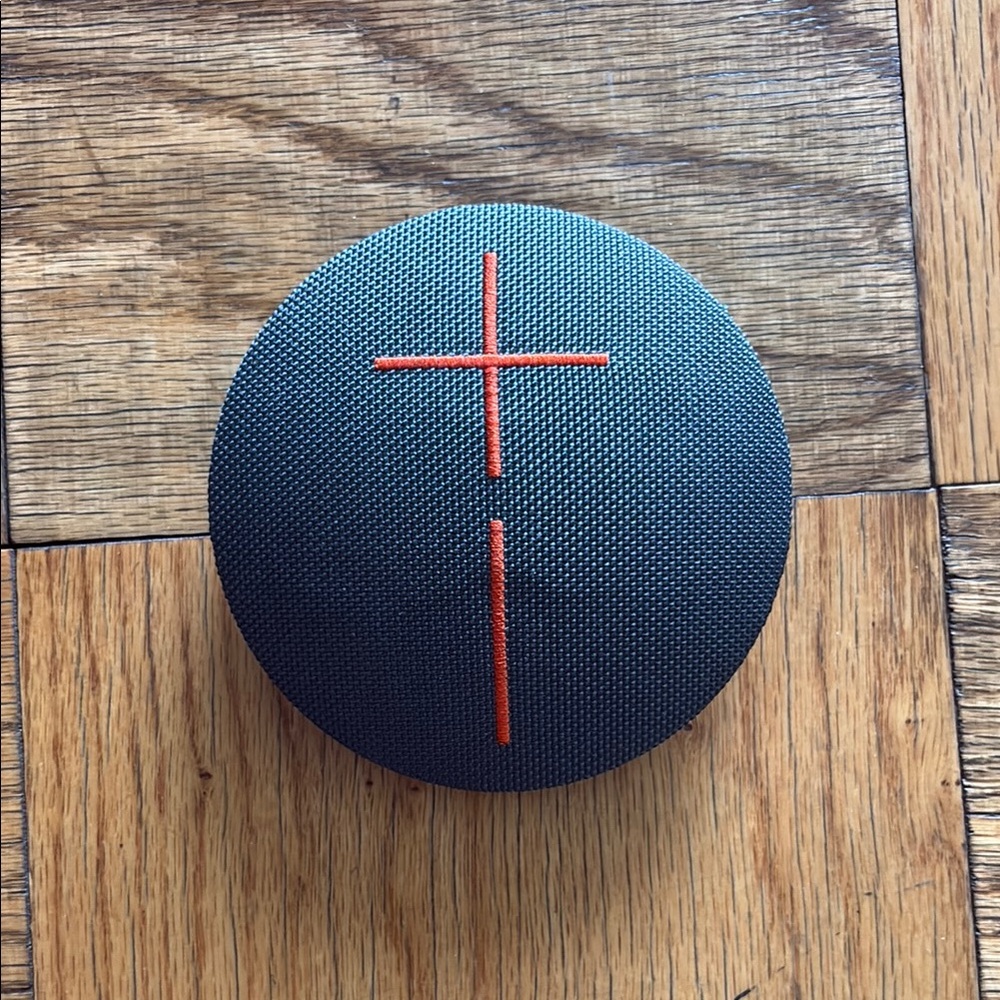 Ultimate Ears (UE) ROLL 2 wireless Bluetooth speaker